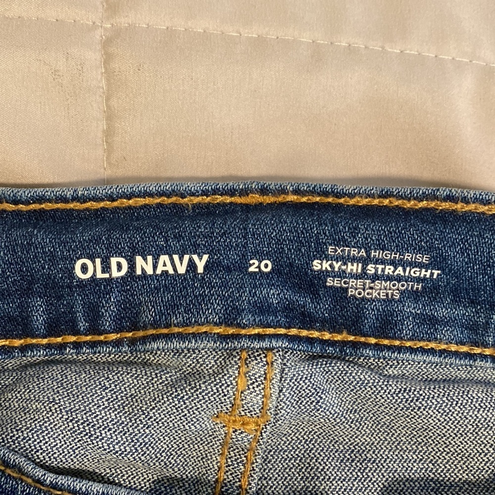 Old Navy Extra High Rise Ski Hi Straight Button Fly Secret Smooth Pockets Jeans - Picture 4 of 9